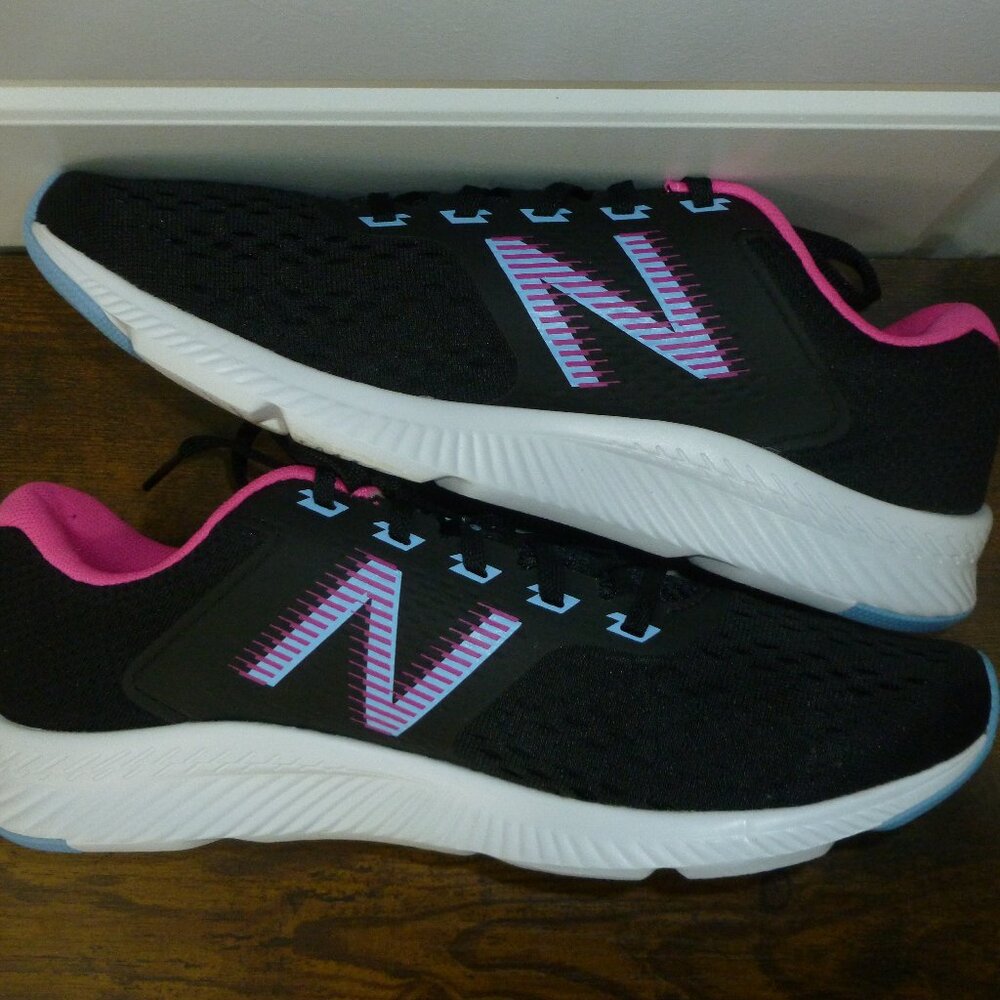 New Balance 750 v1 Sneakers in Black/Pink/Blue - Picture 12 of 15